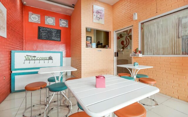 RedDoorz Plus @ Hertasning Area