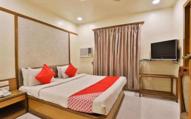 OYO 23337 Flagship Ashram Road