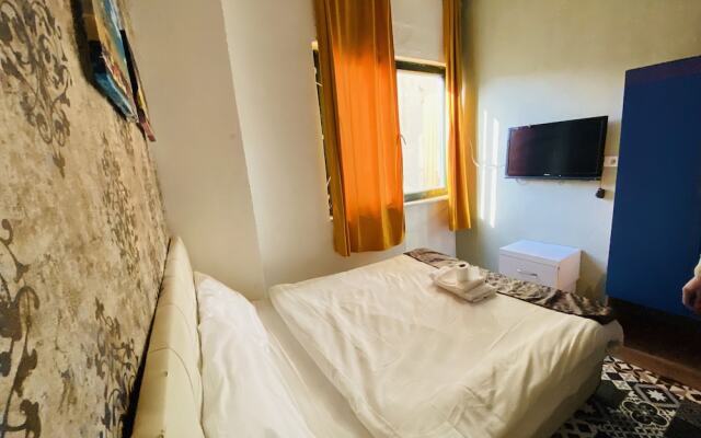 Zeus Convenient Suit İstanbul