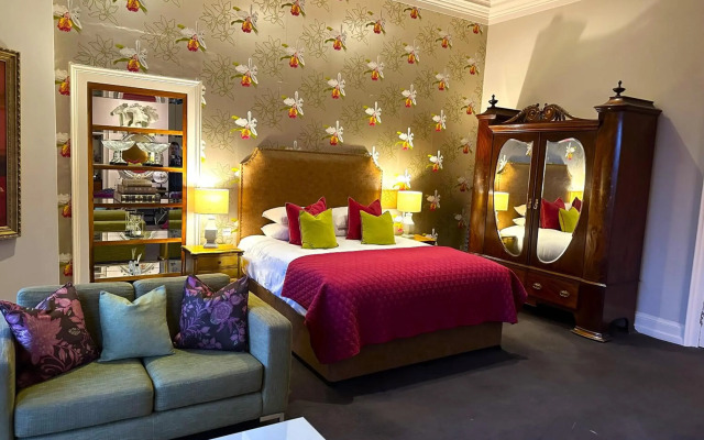 The Churchill Hotel