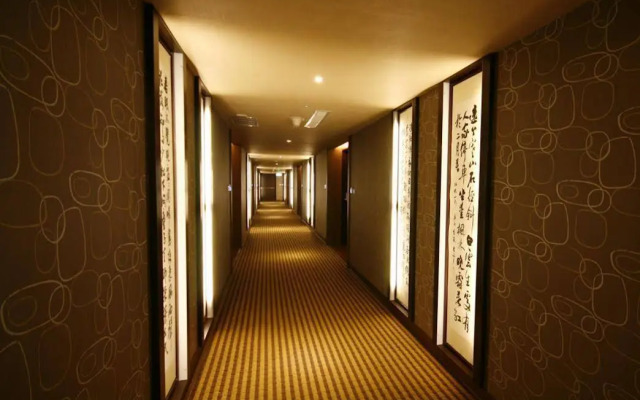 Kindness Hotel Liouhe Night Market Qixian