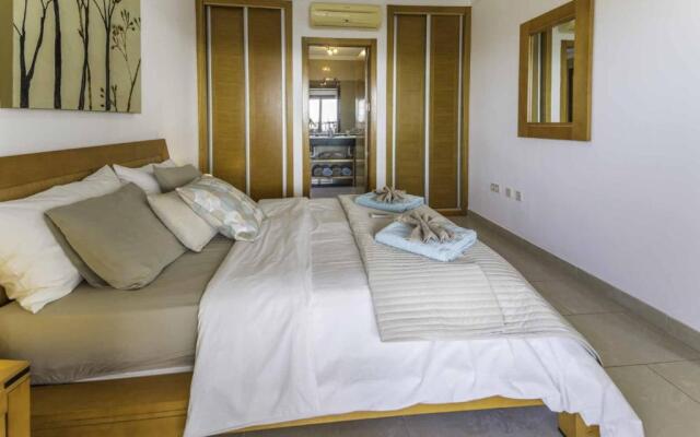 Villa Azure - LH122 By Villas Now Ltd