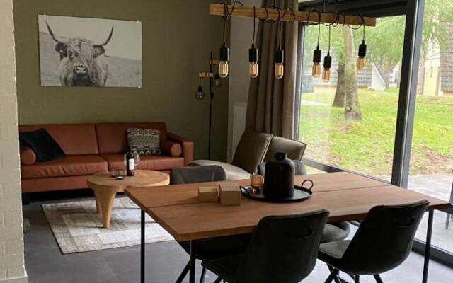 Restyled House With two Bathrooms, Breda at 10 km