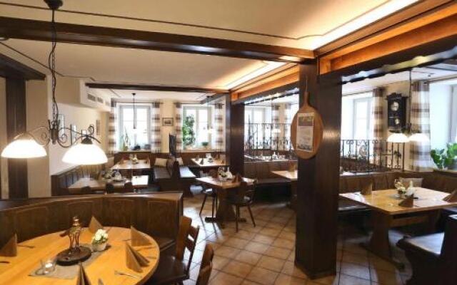 Gasthof Hotel Weinbau "Zum Goldenen Ochsen"