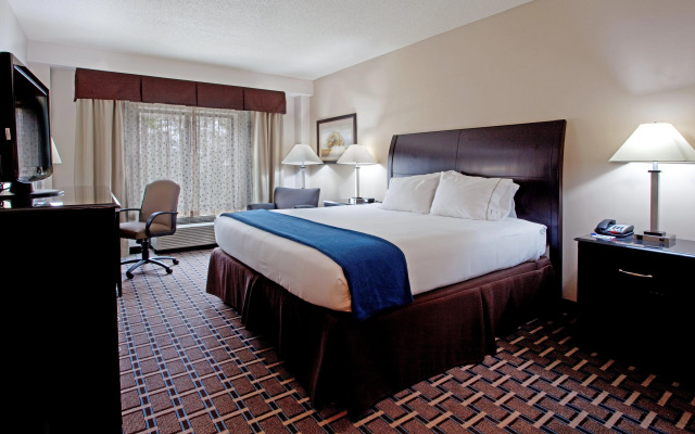 Holiday Inn Express & Suites Hope Mills-Fayetteville Arpt by IHG