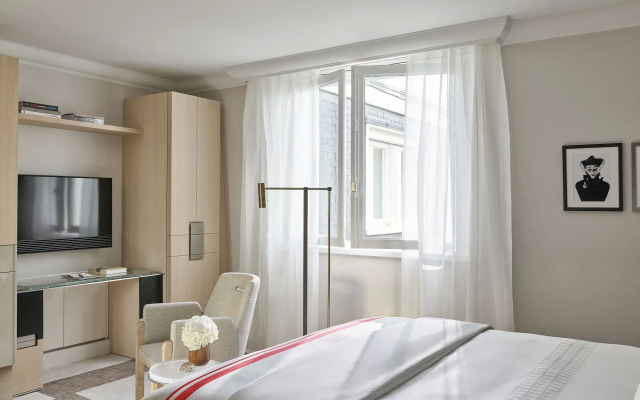 Hotel Plaza Athenee