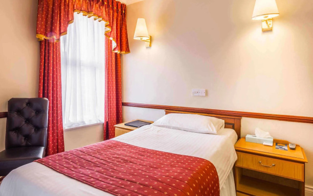 Carlton Hotel