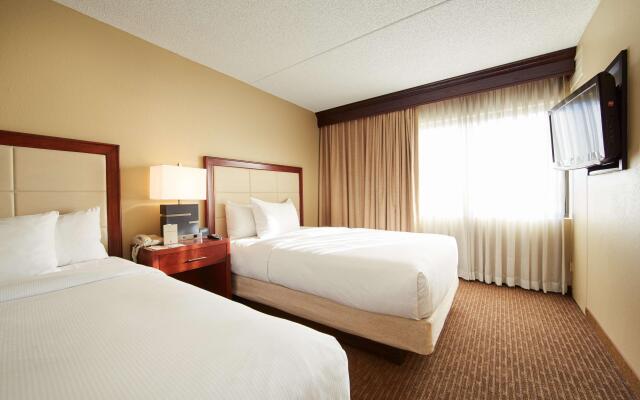 DoubleTree Suites by Hilton Hotel Cincinnati - Blue Ash