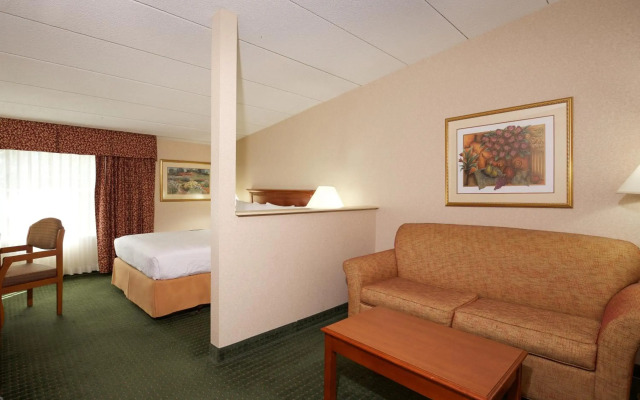 White River Inn and Suites