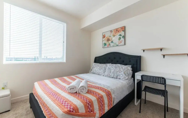 Santa Ana Delightful 4 Bedroom House