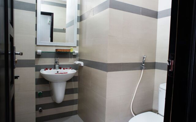 Hanoi Blue Hotel - The Water Front