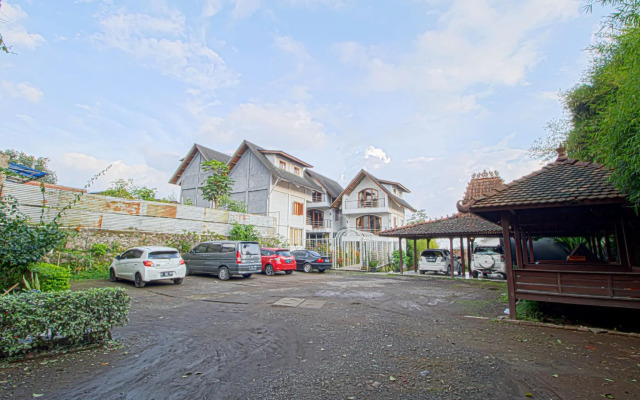 Hotel Kupu Kupu Lembang