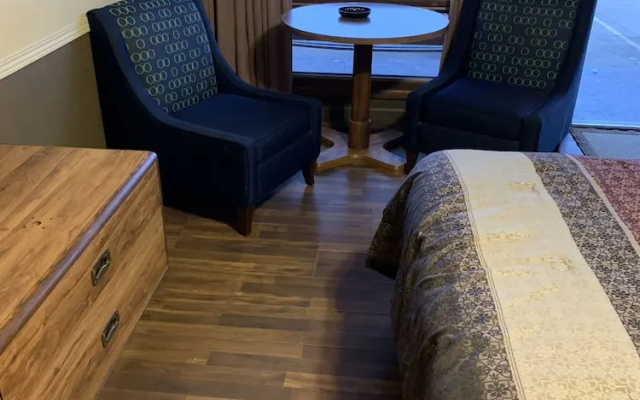 Blue Spruce Motel