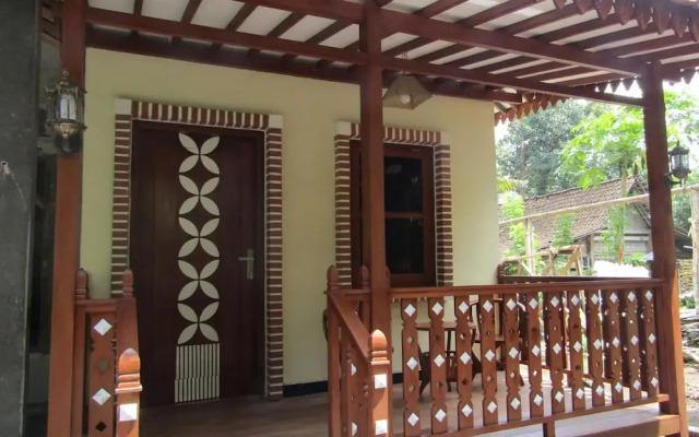 Anang Bed & Breakfast Syariah by Ndalem Beong