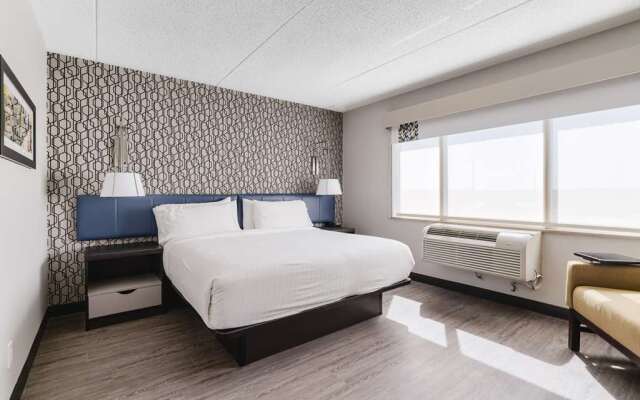 GLo Best Western Mississauga Corporate Centre