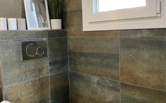 Las Filipinas, Apartment Lemoni