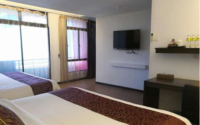 J Suites Hotel