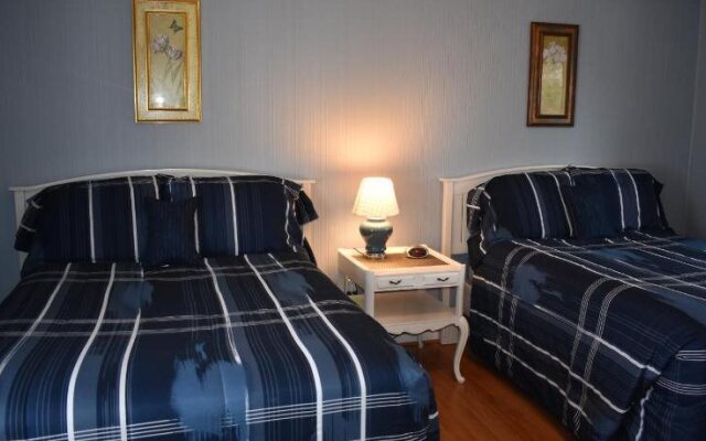The Stone House Motel & Motor Lodge