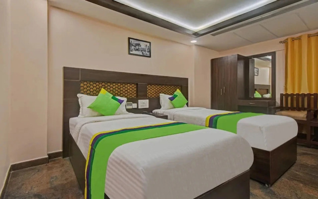 Palm Tree by OYO Rooms