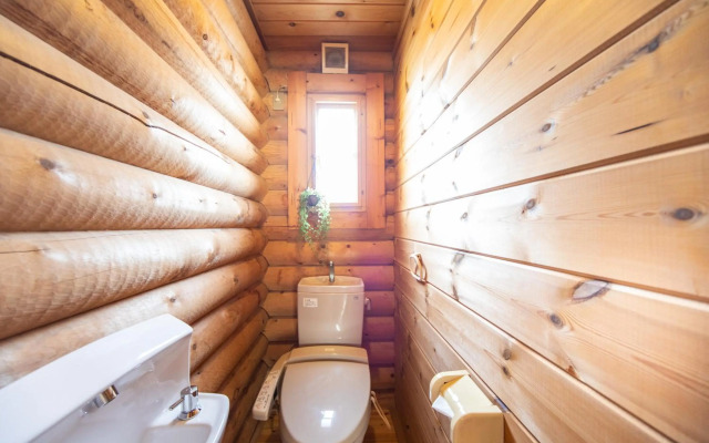 Awaji Large Log House in Goshiki 2