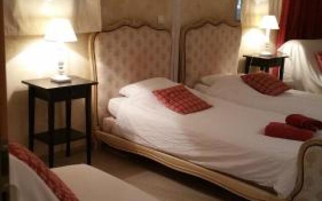 Chambres touristiques La Cour Des Hôtes