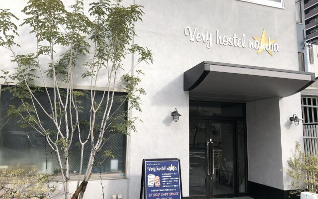 Very Hostel Namba