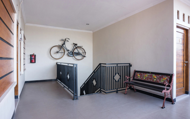 Super OYO 1226 Al Abror Homestay