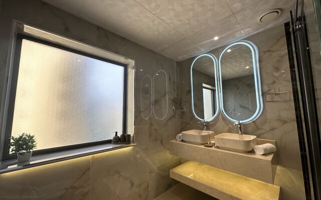 Manzil - Modern 3BR Home in JBR, Beach Front