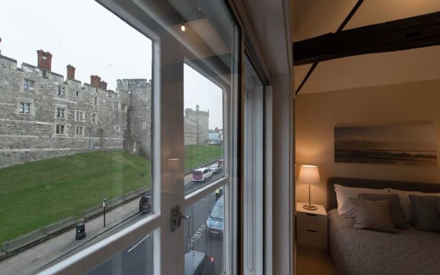 Central Apartment Facing Windsor Castle
