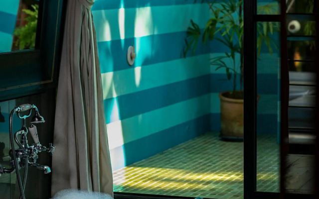 Chandra Residence