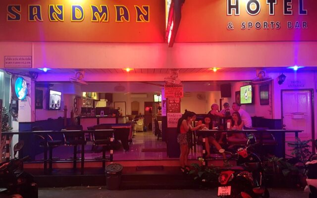 Sandman hotel and Sports bar