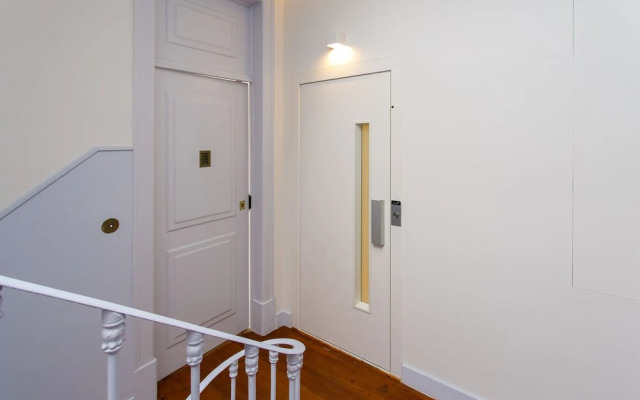 JOIVY Gorgeous 3BR home w/balcony nearby Time Out Market