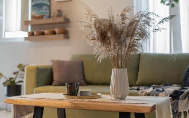 Inconceptual apartment