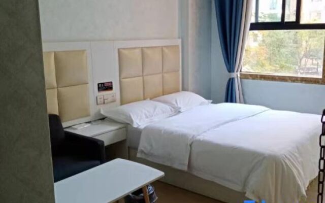 Meicheng Business Hotel (Huanghua International Airport Branch)