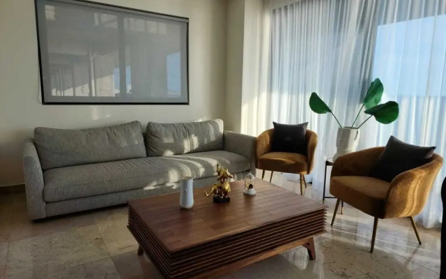 Condominio en Torre Central 102