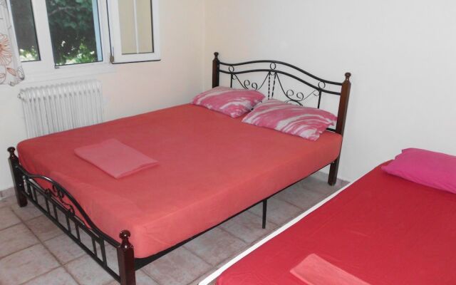 Tom's House/2 Between Paleokastritsa Dassia Ipsos!