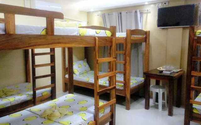 EA Apartelle - Metro Vigan - Hostel