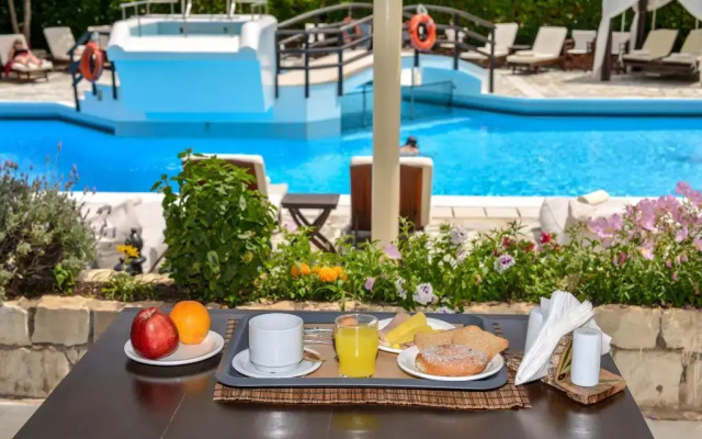 Paxos Club Resort & SPA