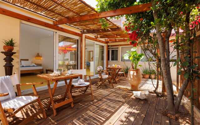 Dolphin Beach Studios Crete