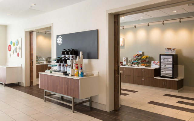 Holiday Inn Express Visalia Sequoia Gateway Area by IHG