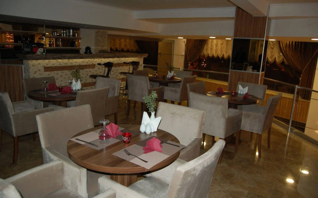 Perama Hotel