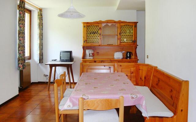 in Bezzecca with 2 bedrooms and 1 bathrooms