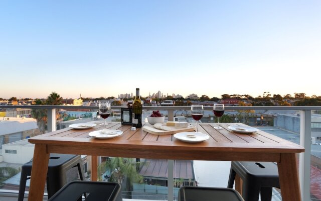 StayCentral Brunswick Penthouse