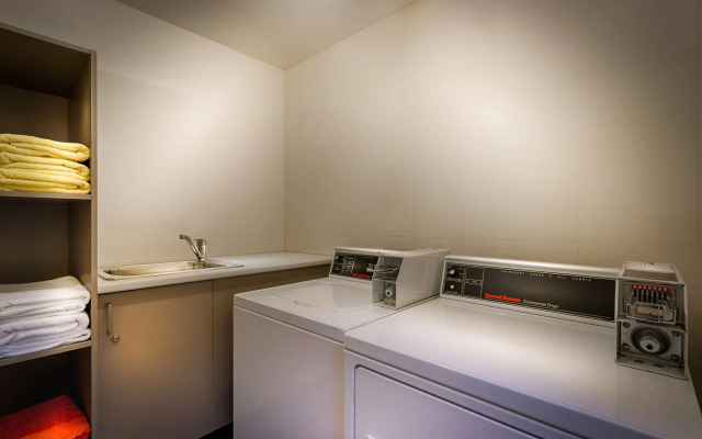 Best Western Plus Travel Inn Hotel