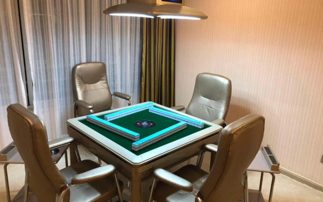 Vienna Hotel(Huizhou High Speed Railway North Station)