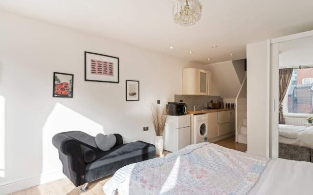 Beautiful Studio W/patio Near London Bridge