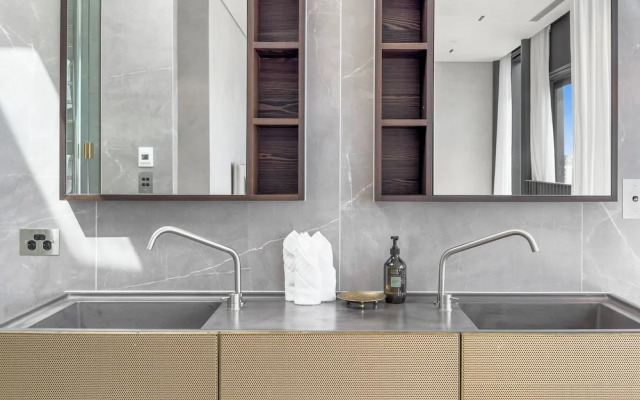 France Street Apartments by Urban Rest