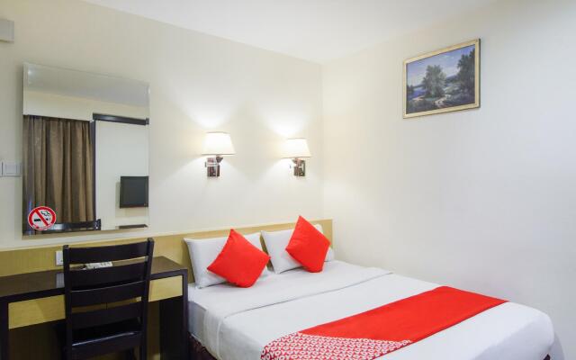 OYO 371 Grand Eastern Hotel