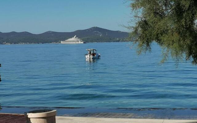 Apartments Petin - 5m from the sea