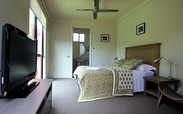 Phoenix Eumundi Bed & Breakfast
